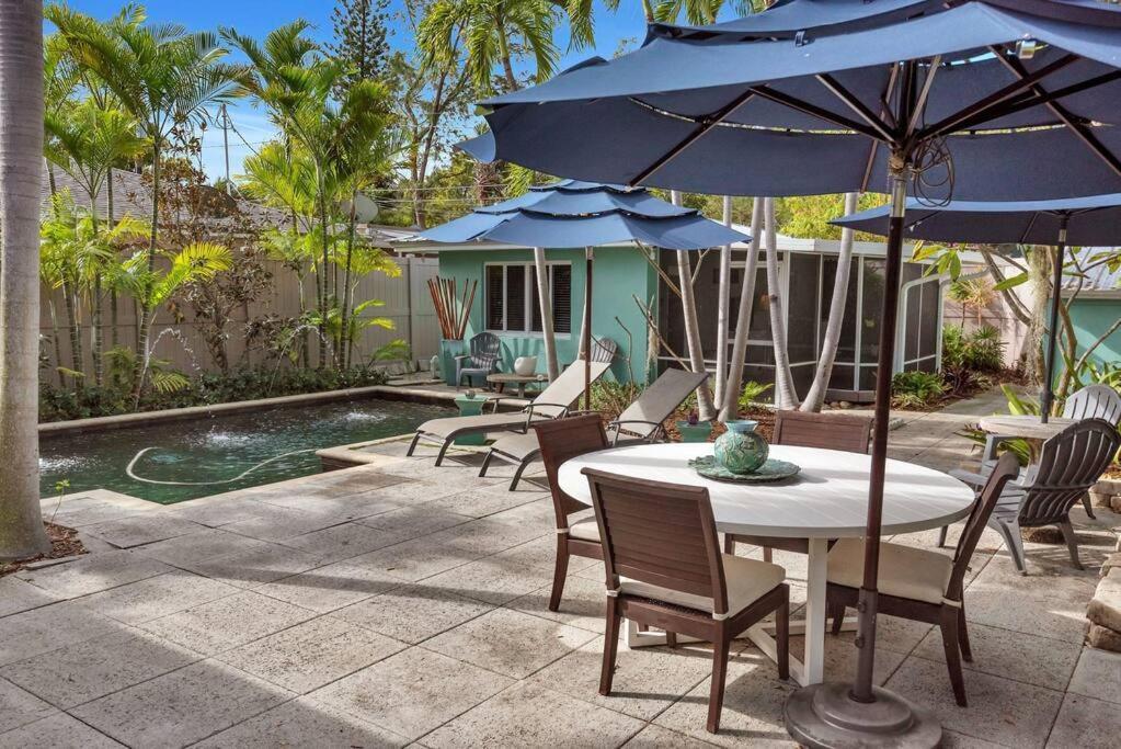 Charming Studio W Pool One Mile To Beach Pets Welcome Лейк Уърт Екстериор снимка