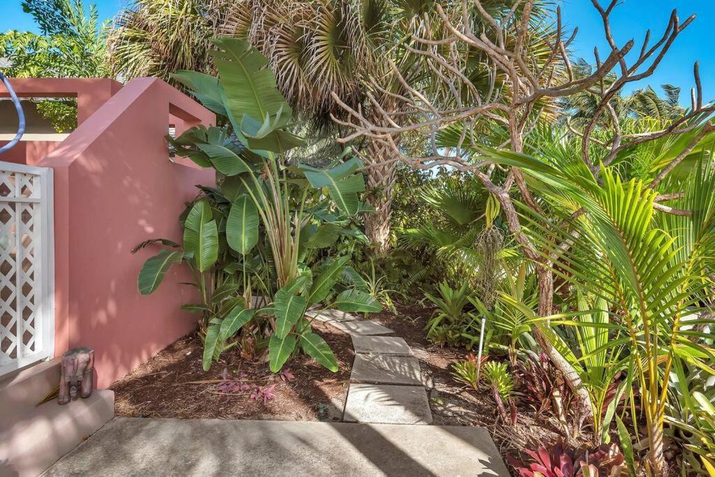 Charming Studio W Pool One Mile To Beach Pets Welcome Лейк Уърт Екстериор снимка