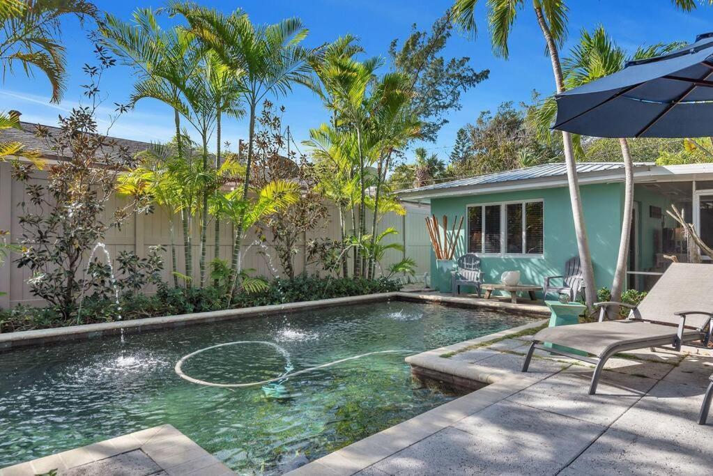 Charming Studio W Pool One Mile To Beach Pets Welcome Лейк Уърт Екстериор снимка