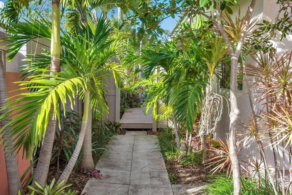 Charming Studio W Pool One Mile To Beach Pets Welcome Лейк Уърт Екстериор снимка