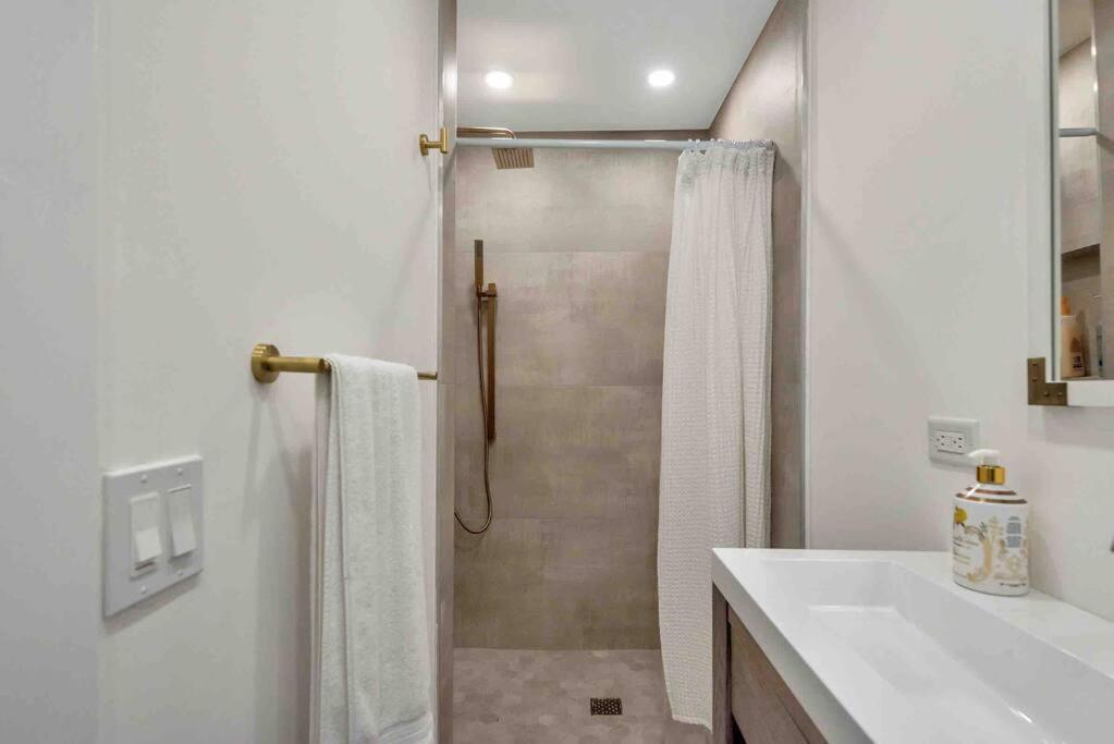 Charming Studio W Pool One Mile To Beach Pets Welcome Лейк Уърт Екстериор снимка